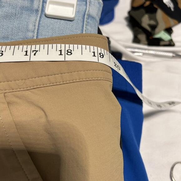 Under Armour Shorts Mens 38 Khaki Golf Performance Stretch Lightweight Quick Dry - Picture 5 of 8